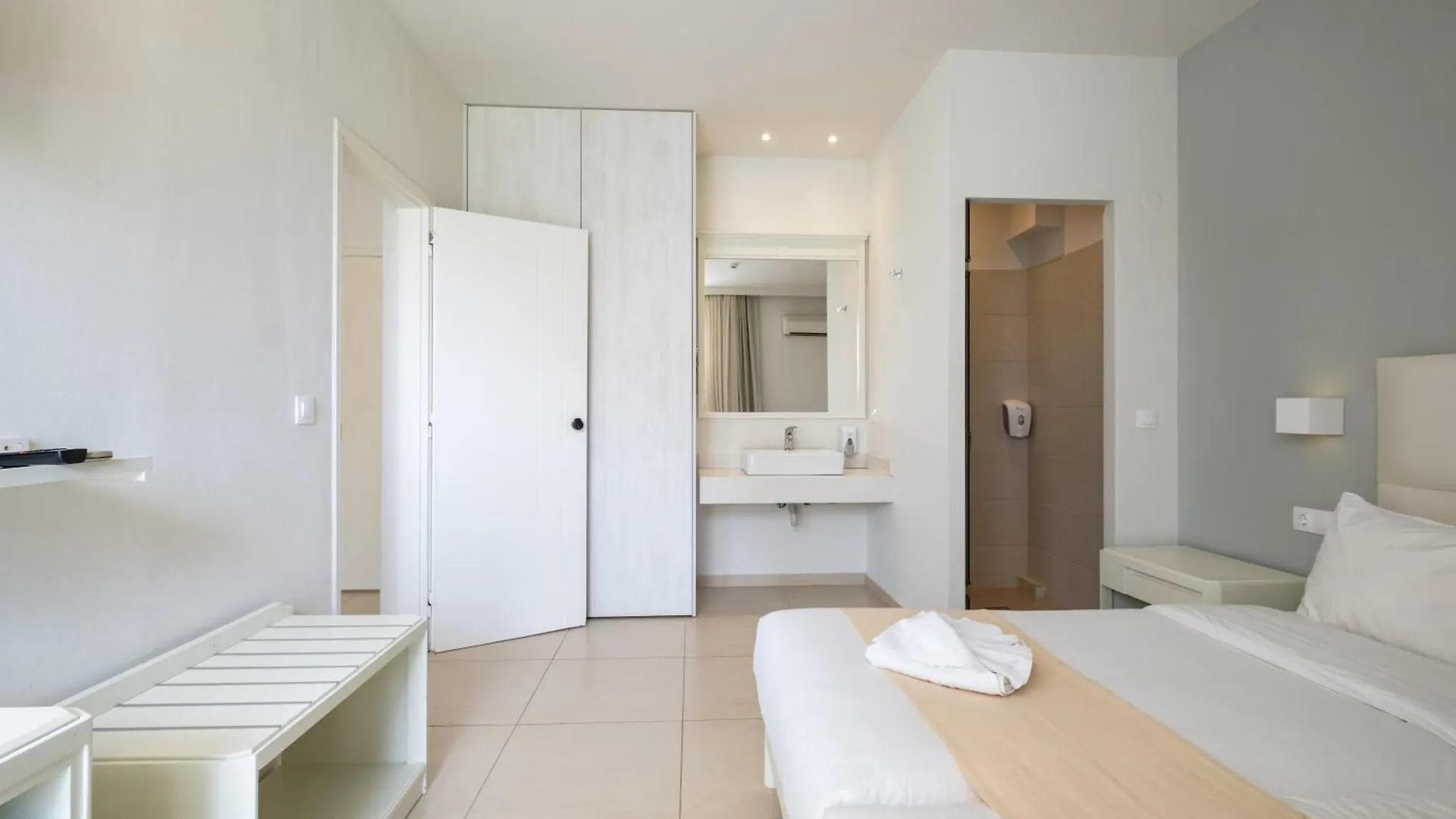 Dimitrios Beach Hotel Adults Friendly 14 Plus Retimno 4*,  Grecja